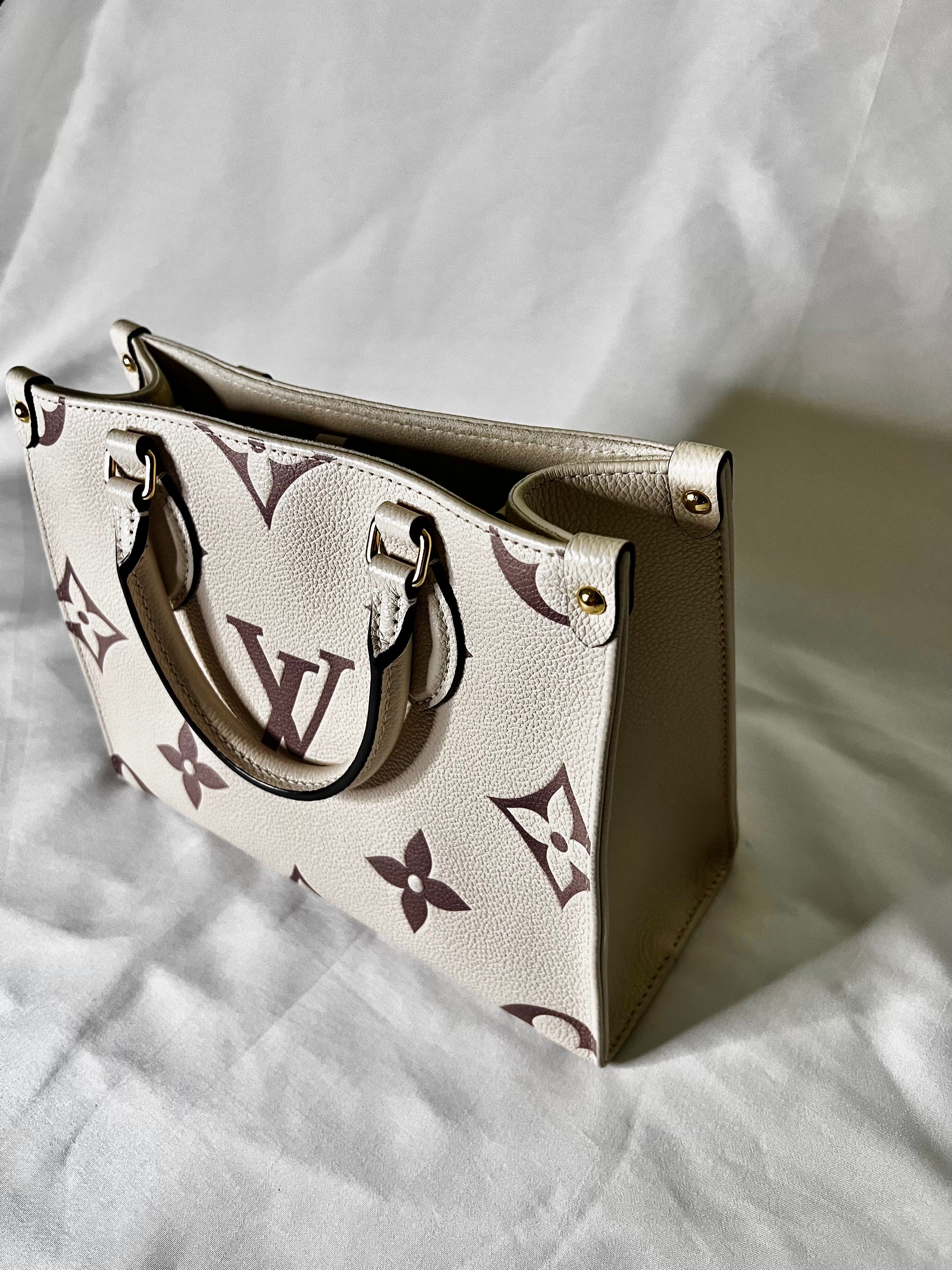 Cream Louis Vuitton Giant On The Go Tote Monogram