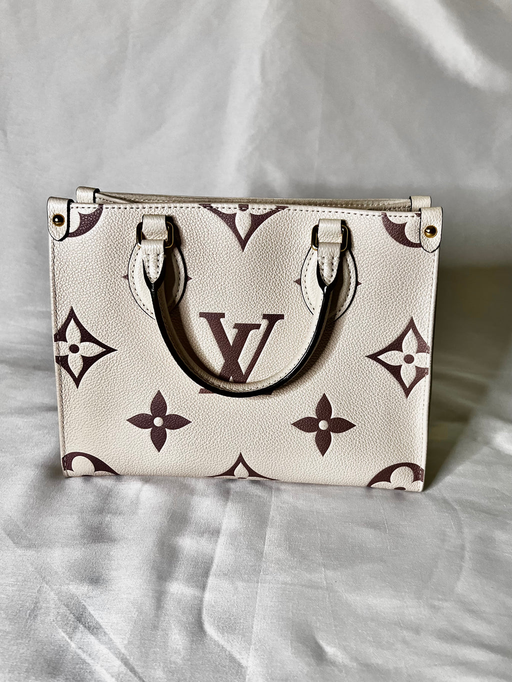 Cream Louis Vuitton Giant On The Go Tote Monogram