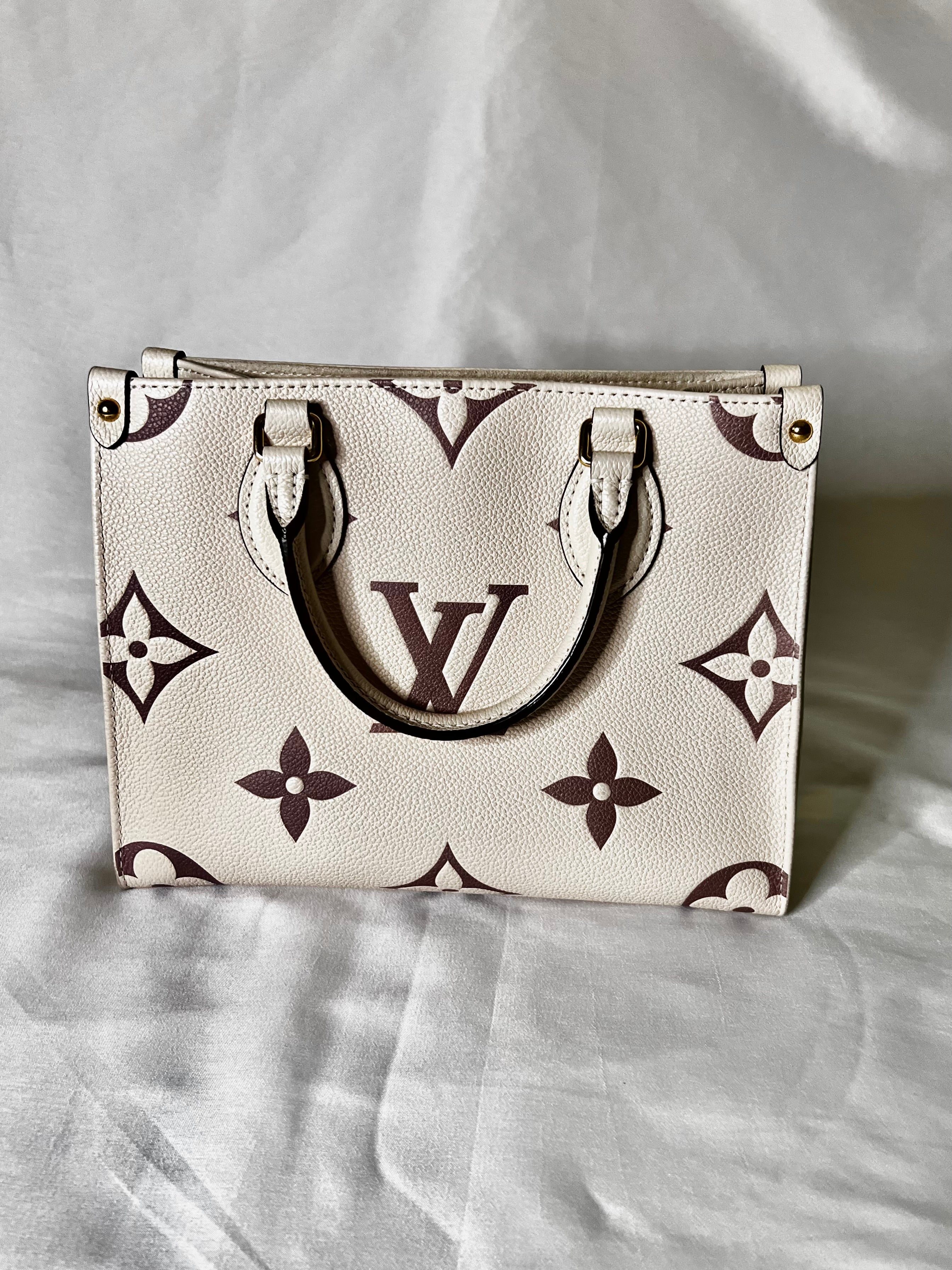 Cream Louis Vuitton Giant On The Go Tote Monogram